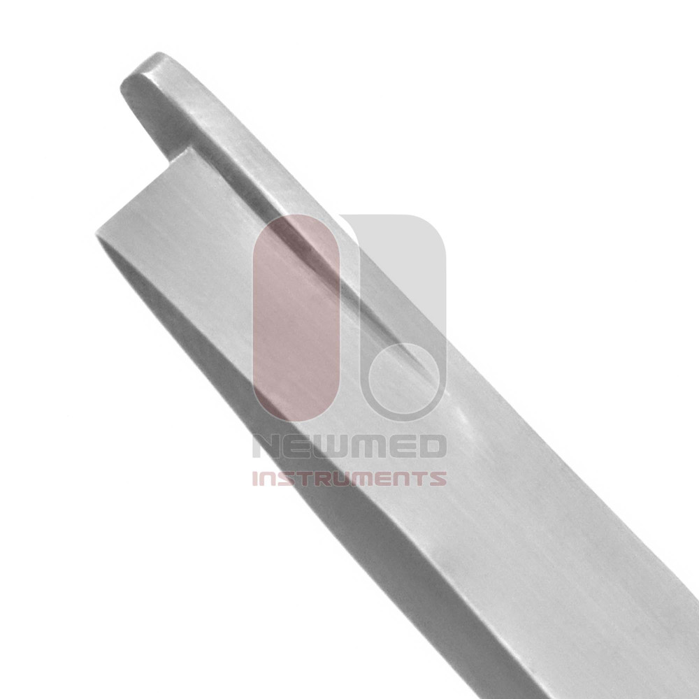 Angled Nasal Osteotome With Guard