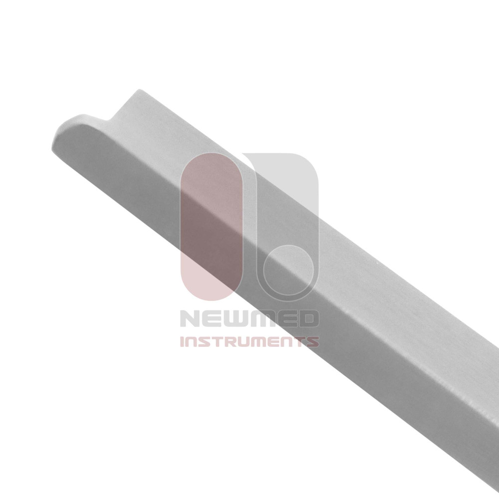 Micro Nasal Osteotome With Rounded Guard