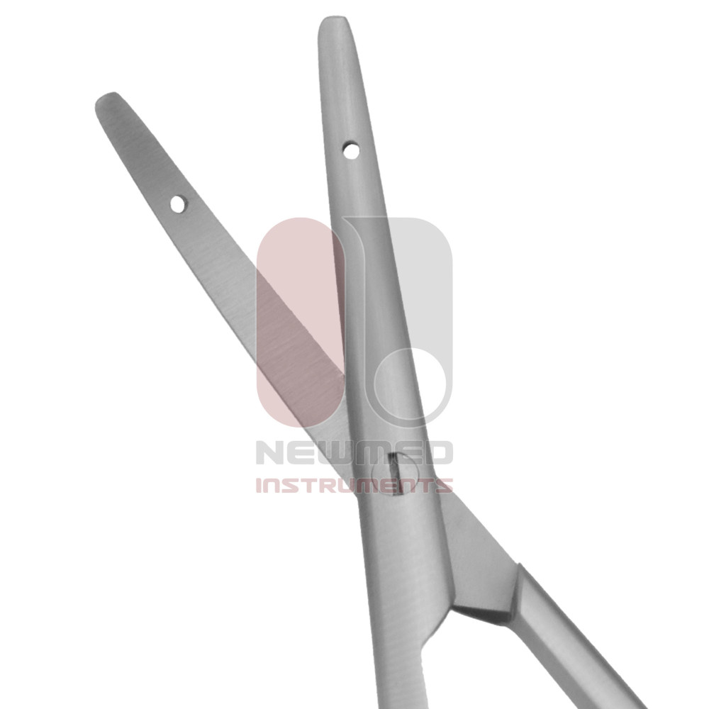 Kleinere Nahtschere mit Nahtloch in den Klingen, gebogen Kleinere Nahtschere mit Nahtloch in den Klingen, gebogen