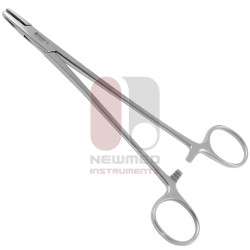 Portaagujas Metzenbaum: una mandíbula fenestrada con mandíbula opuesta ranurada Portaagujas Metzenbaum: una mandíbula fenestrada con mandíbula opuesta ranurada