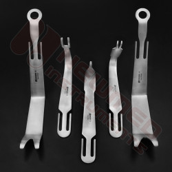 Knee Retractor System 